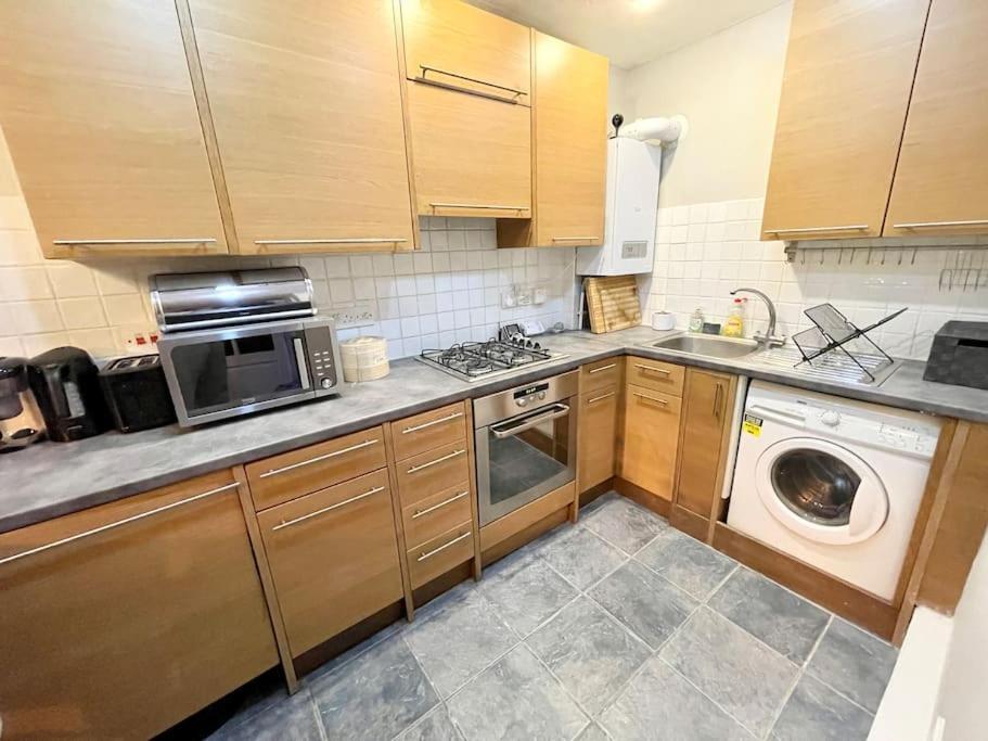 *New* Beautiful 2 Bedroom House In Central Location Лондон Экстерьер фото